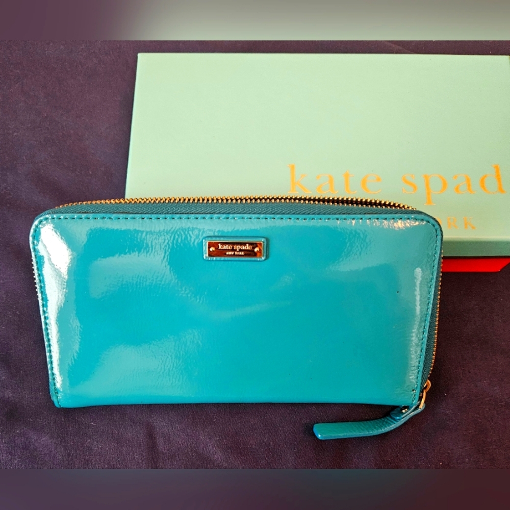 Kate Spade large zip around patent wallet